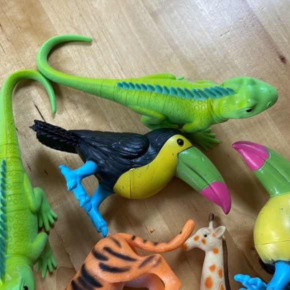 GUC set of 13 plastic animals for block center or other pretend play! - Picture 4 of 8